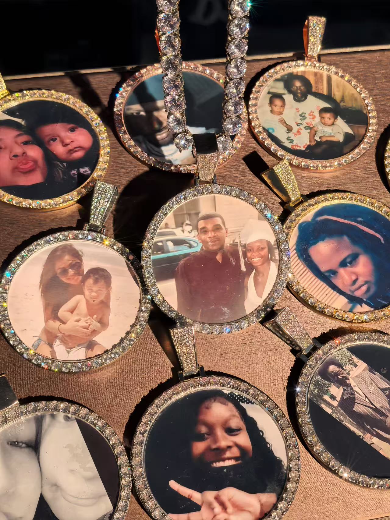 LARGE CIRCLE CUSTOM PICTURE PENDANT